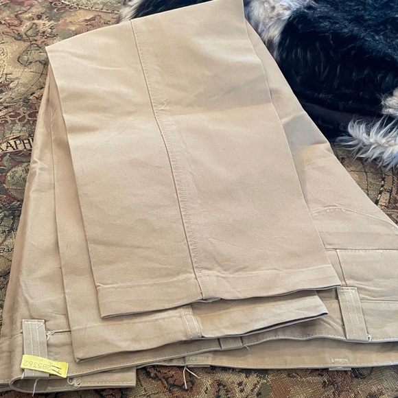 Filson Men's Cream Chinos - Picture 6 of 6